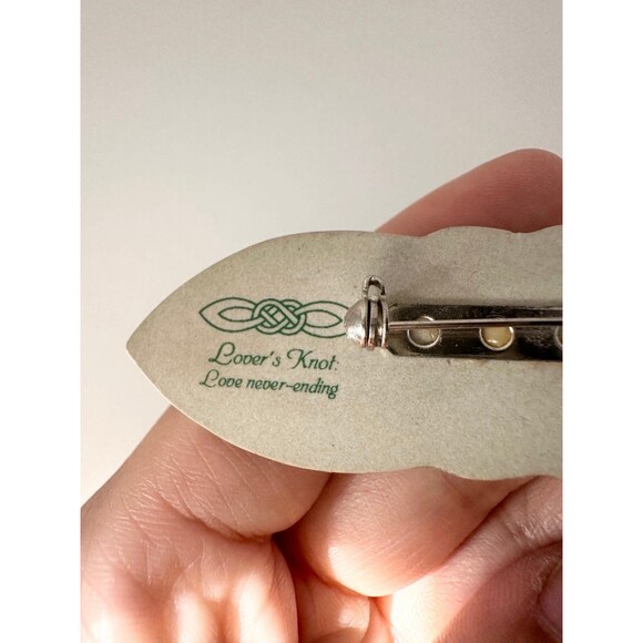 Irish lover’s knot ceramic brooch pin - Picture 5 of 7